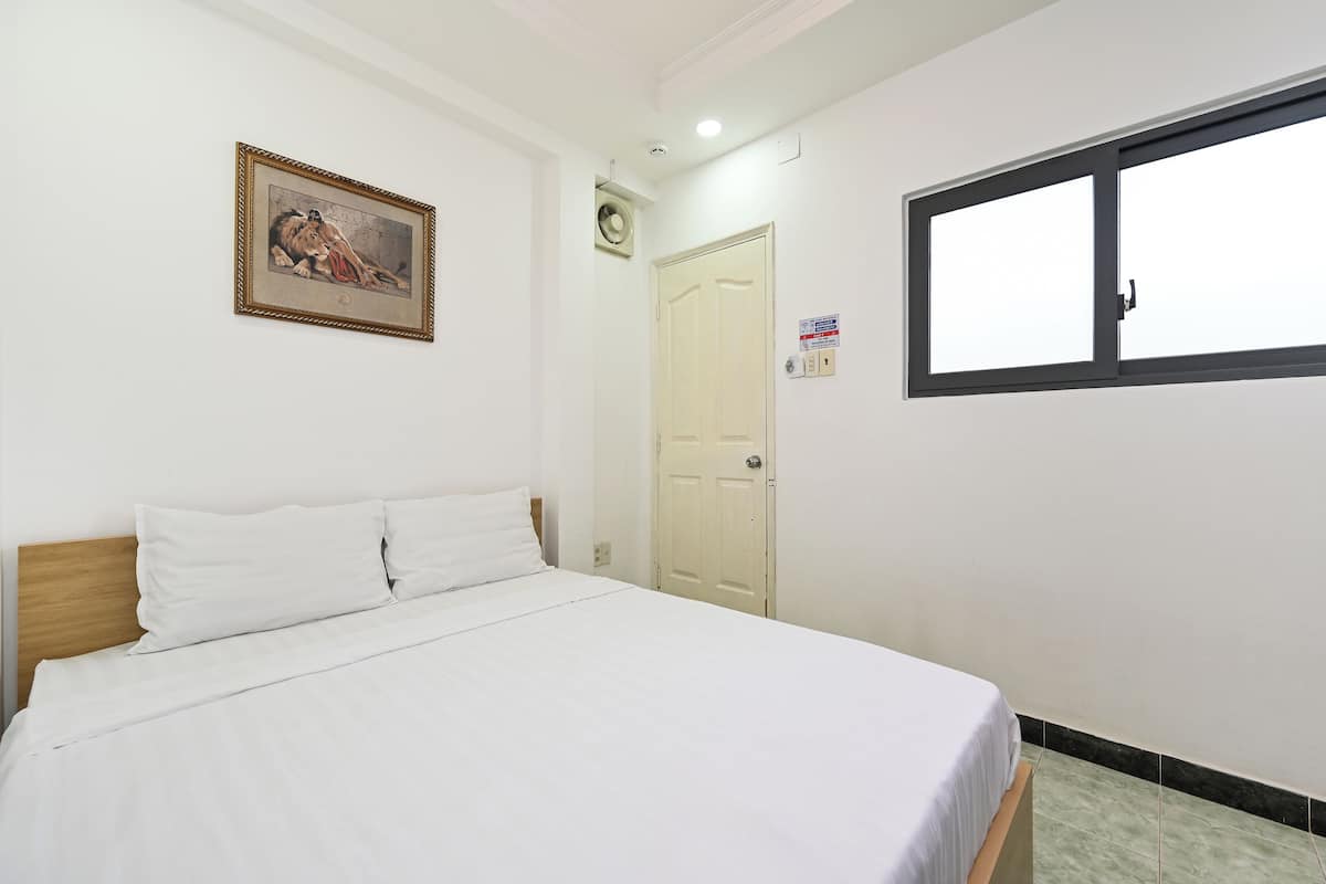 Standard Double Room, 1 Queen Bed | Desk, free WiFi, bed sheets