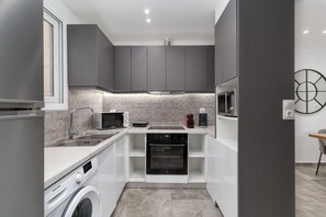 Fridge, microwave, oven, stovetop