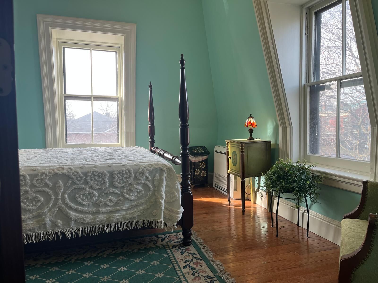 4 habitaciones, escritorio, tabla de planchar con plancha y wifi gratis 