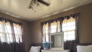 Unclassified image, 5 of 22, button - 3-bedroom house near Texas Tech University (Lubbock)