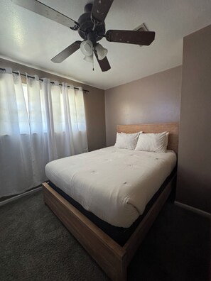 3 bedrooms, iron/ironing board, Internet, bed sheets