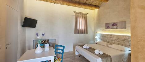 9 bedrooms, iron/ironing board, WiFi, bed sheets