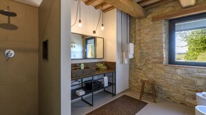 8 bedrooms - Villa Guaralda 16 by Marche Holiday Villas (Isola del Piano)