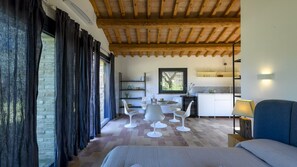 8 bedrooms - Villa Guaralda 16 by Marche Holiday Villas (Isola del Piano)