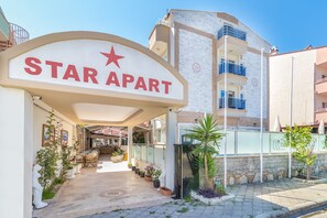 Fachada de la propiedad