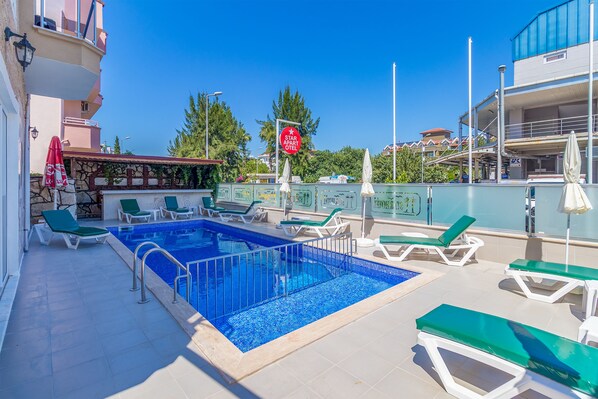 Seasonal outdoor pool