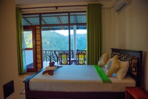 Deluxe Double Room, Balcony, Mountain View | Individually furnished, desk, laptop workspace, free WiFi - Jade Ella (Ella)