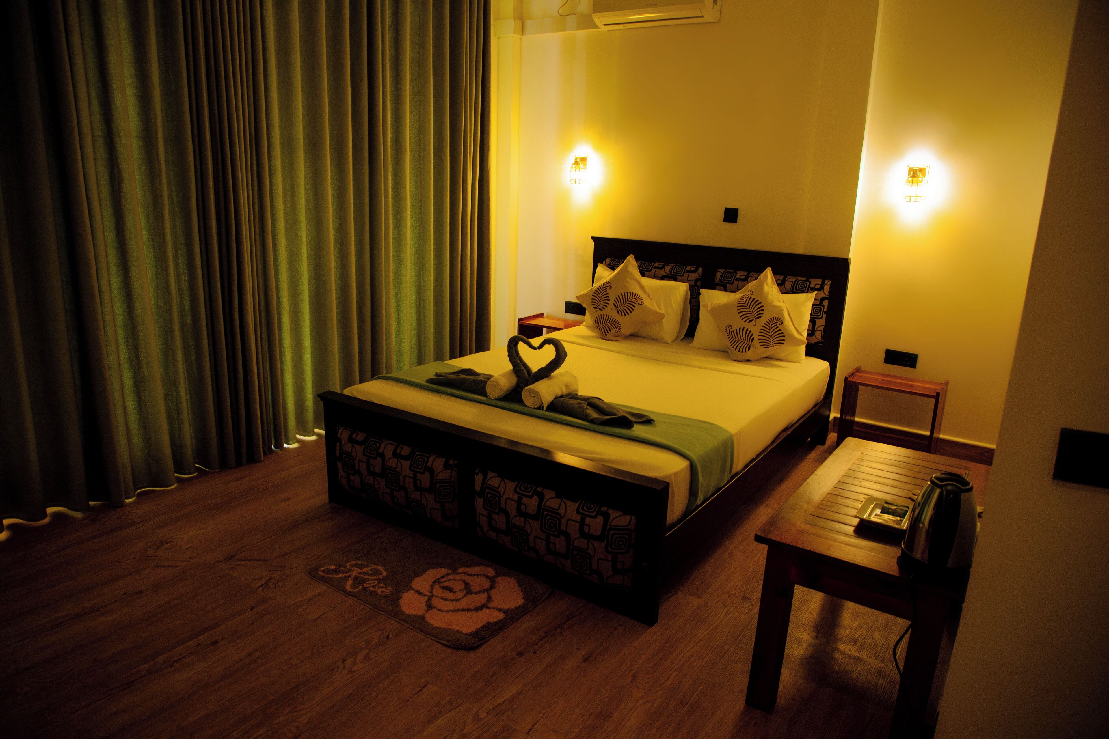 Phòng đôi Deluxe, ban công, quang cảnh núi | Trang bị nội thất với thiết kế riêng biệt, bàn 