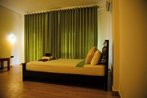 Deluxe Double Room, Balcony, Mountain View