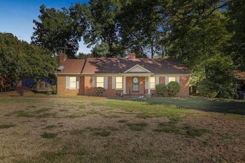 NEW! Bluff City Gem with Game Room