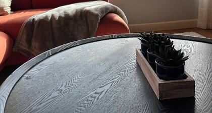 One Bedroom Ski-In/Ski-Out Condo on Whiffletree Chairlift. Short Walk to Village