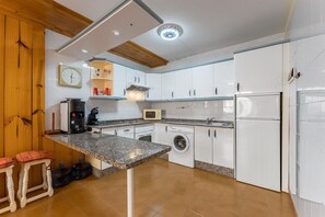 Apartment | Private kitchen - Luxury Apartment With Garden Views (Granadilla de Abona)