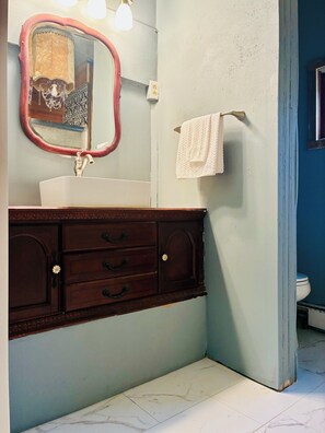 Handtücher, Seife, Toilettenpapier