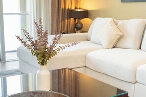 Interior - PVH - 1BR - Emaar Fashion Avenue (Dubai)