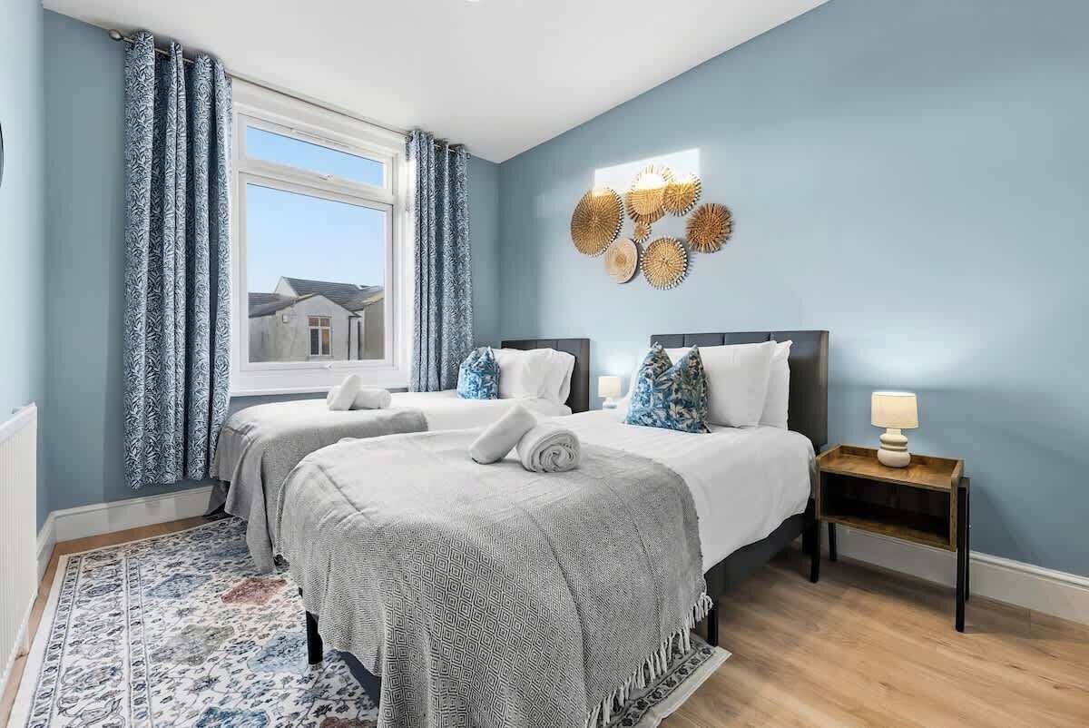 3 dormitorios, tabla de planchar con plancha, wifi gratis y ropa de cama