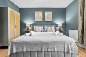 3 chambres, fer et planche à repasser, Wi-Fi gratuit, draps fournis