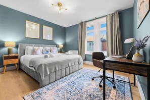 3 chambres, fer et planche à repasser, Wi-Fi gratuit, draps fournis