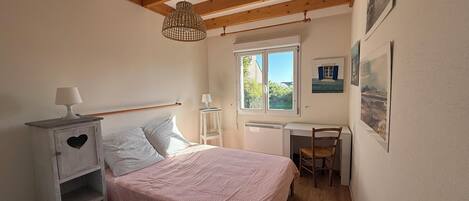 4 chambres, fer et planche Ă repasser, Wi-Fi, draps fournis