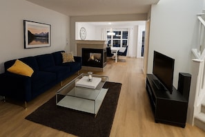 Smart-tv och eldstad