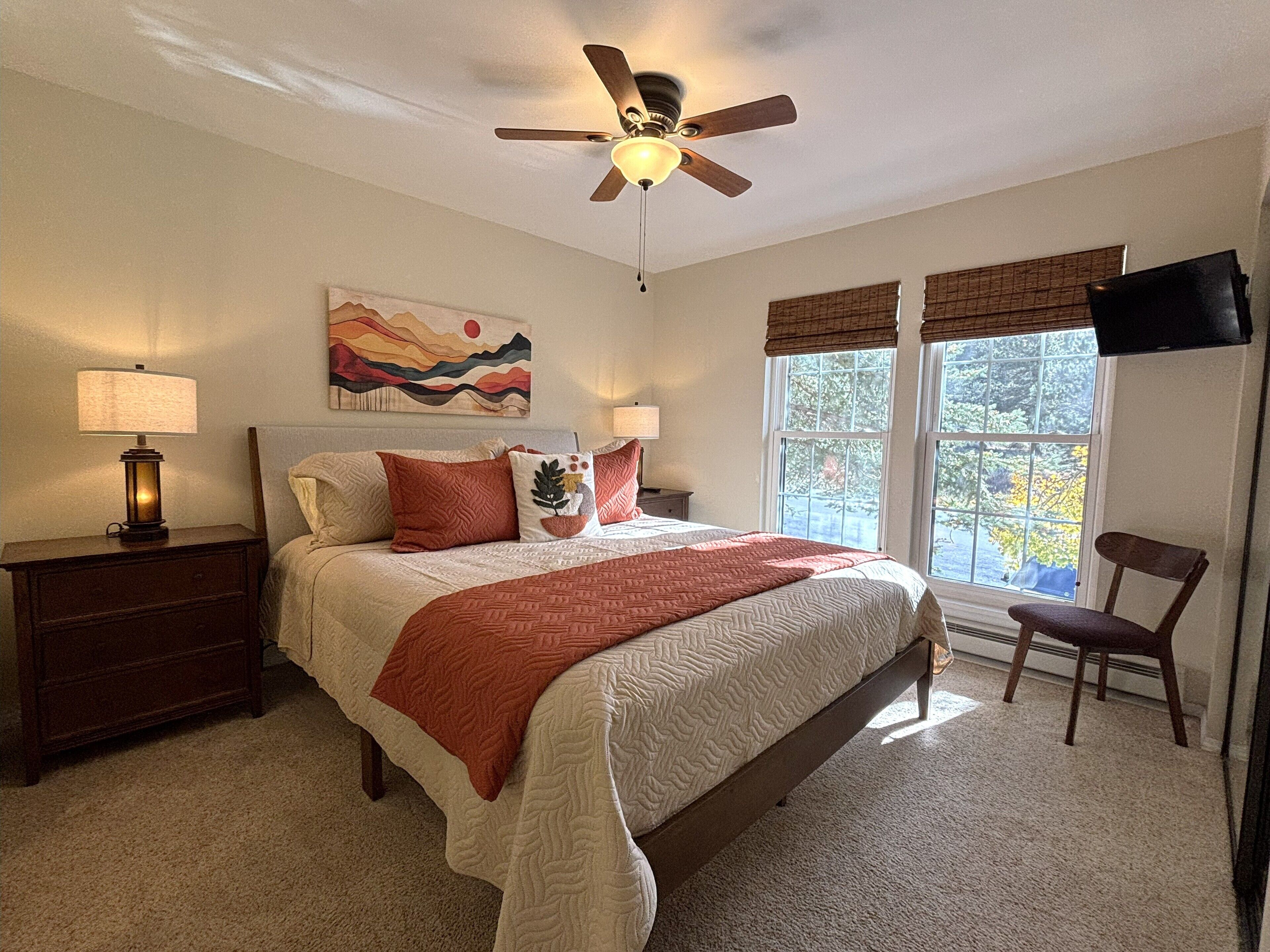 3 bedrooms, iron/ironing board, travel crib, free WiFi