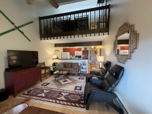 Smart TV, fireplace, books - Welcome to your Mountain Meadow Escape! A Charming-chic 3 Bed/2.5 Bath Condo! (Angel Fire)
