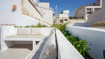 المنطقة المحيطة بالمنشأة