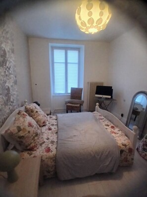 1 habitación, internet y ropa de cama 