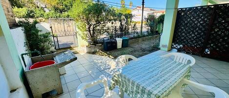 Apartment | Terrace/patio