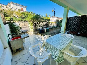 Apartment | Terrace/patio