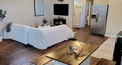 Cozy, historical retreat near the Overlook