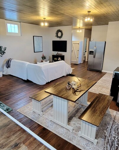 Cozy, historical retreat near the Overlook