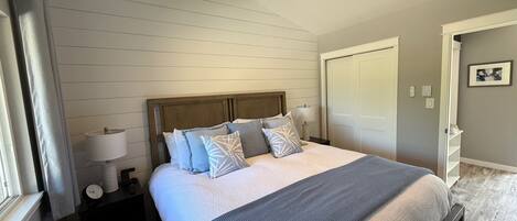 1 habitación, tabla de planchar con plancha, wifi y ropa de cama