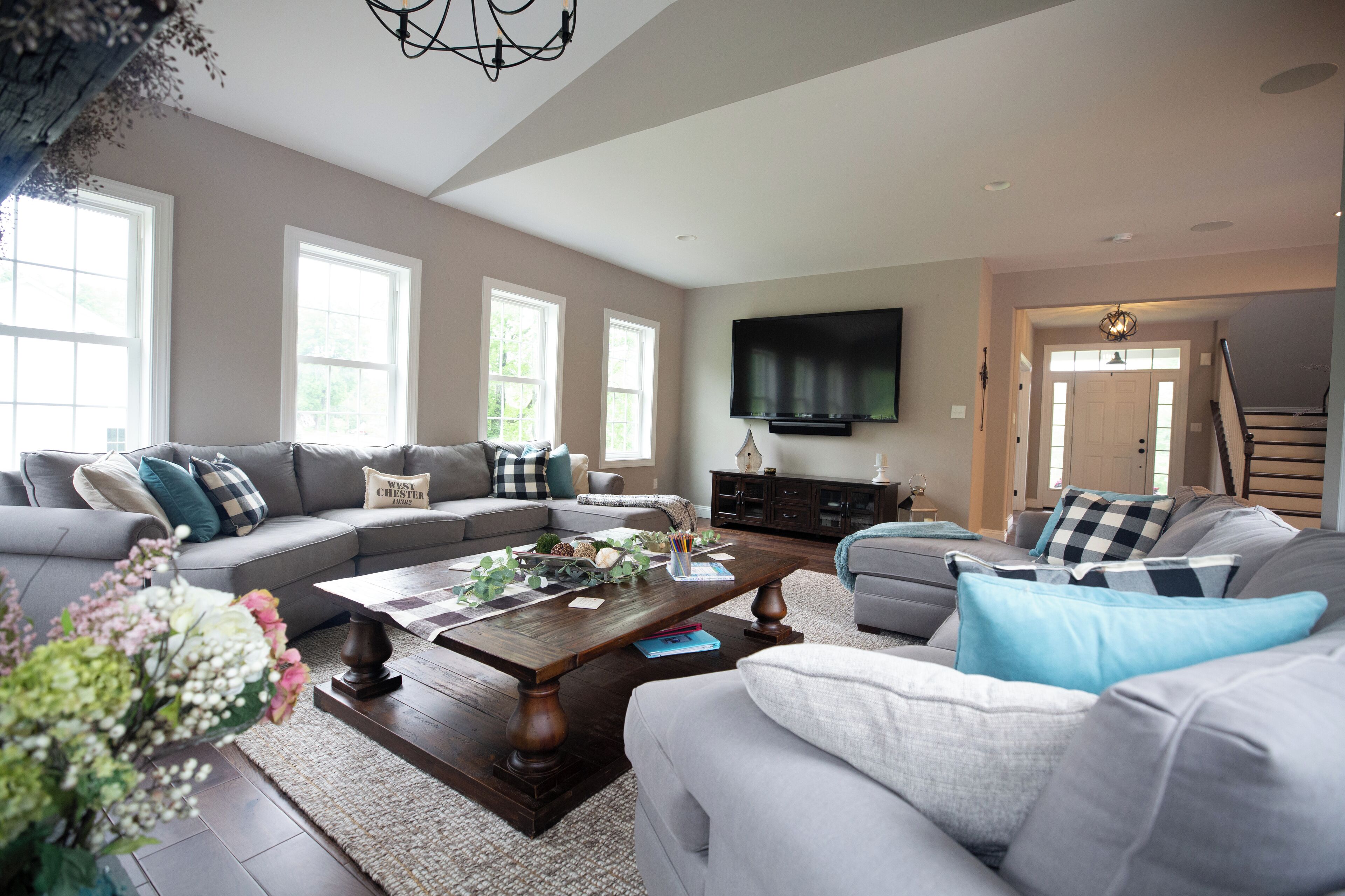 Una Smart TV, una chimenea