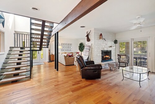 4BR Grand Beach Home | Ridge Road Beach, Fireplace & Fire Pit