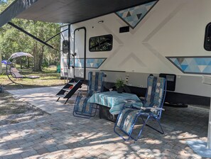 Terrace/patio - Camp in the Sunshine in enchanting Crystal River , Resort Amenities, sleeps 4 (Crystal River)