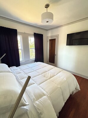 2 habitaciones, tabla de planchar con plancha, internet y ropa de cama 