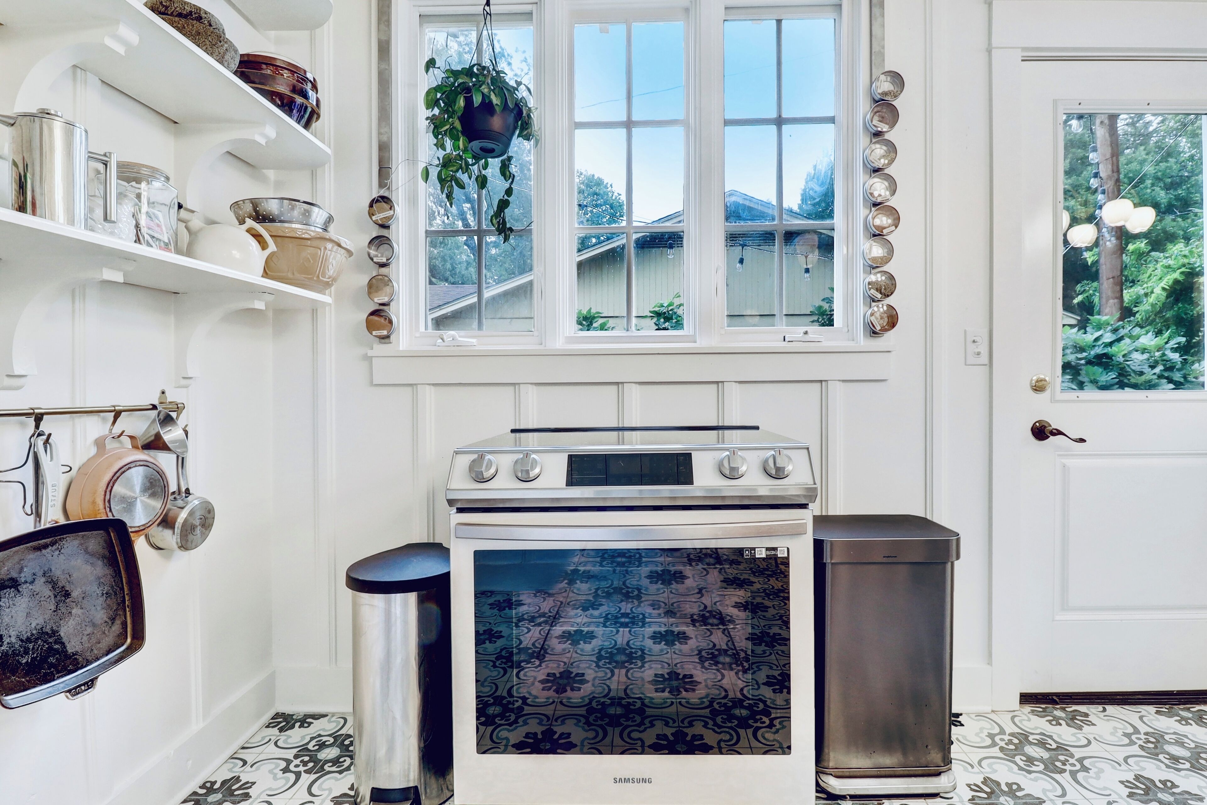 オーブン、コンロ、食器洗い機