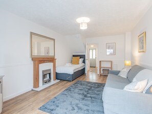 2 chambres, fer et planche à repasser, accès au Wi-Fi (inclus)