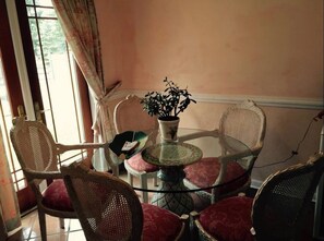 تناول الطعام