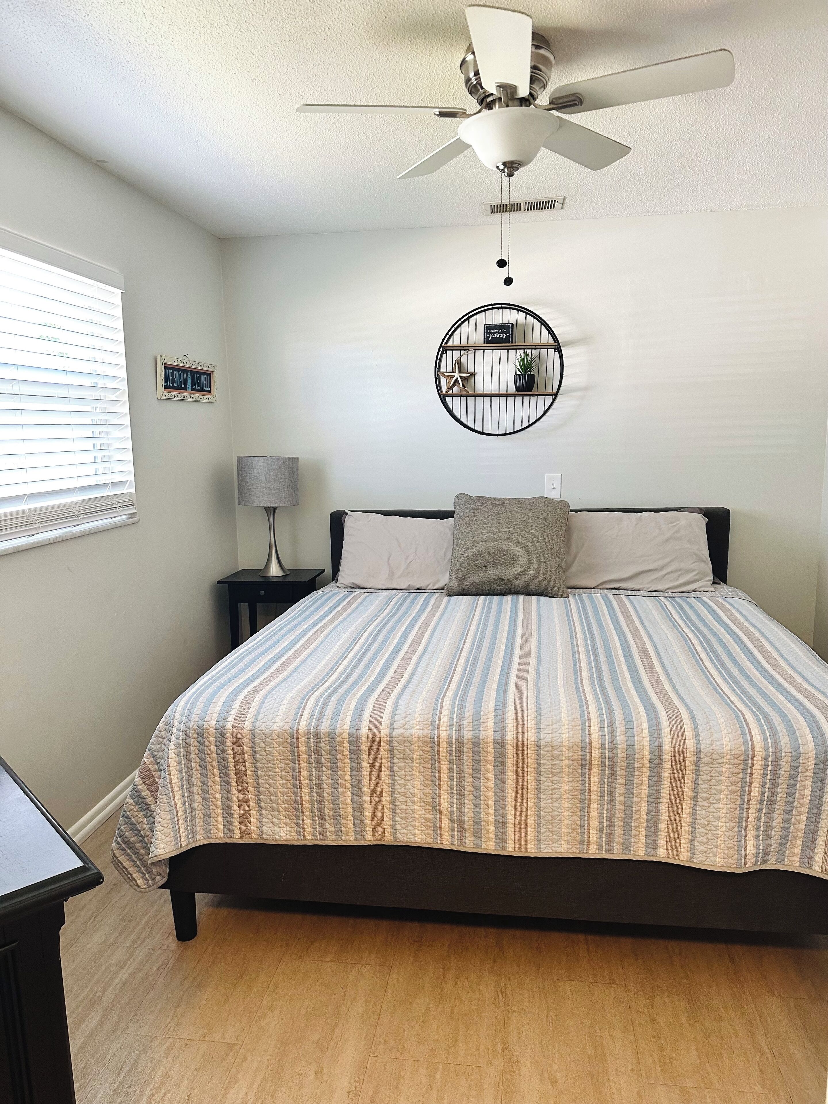 1 chambre, fer et planche à repasser, Wi-Fi, draps fournis