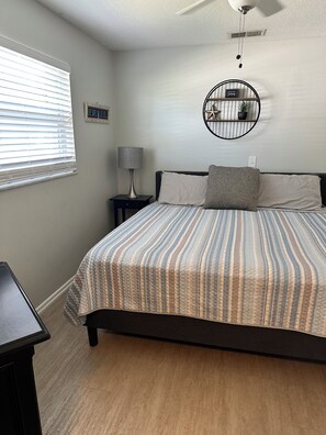 مكواة/لوح كي وواي فاي وملاءات أس�رّة