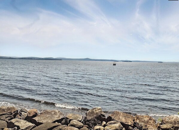 كراسي للتشمس، مناشف للشاطئ