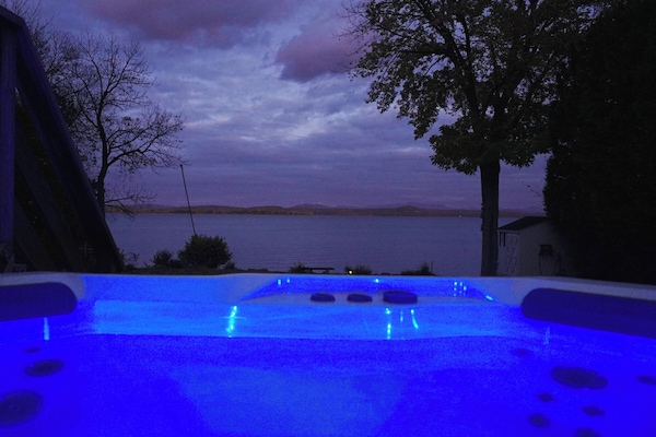 Bain à remous extérieur