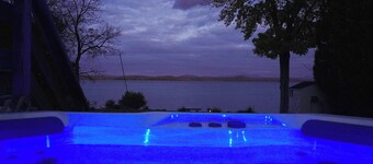 Grand Isle Lakehouse with Hot Tub