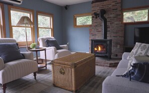 Smart TV, fireplace, printers - Grand Isle Lakehouse with Hot Tub (Grand Isle)