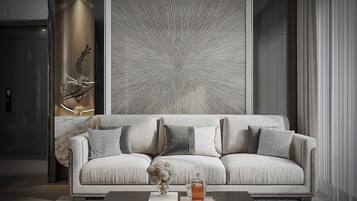 Junior appartement, 2 slaapkamers, balkon, uitzicht op de stad | Hypoallergeen beddengoed, een minibar, individueel gedecoreerd