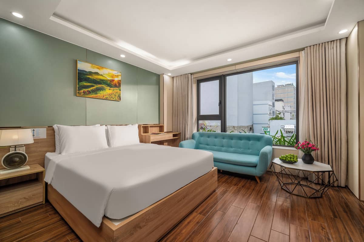 Deluxe Apartment, City View | Desk, blackout drapes, soundproofing, free WiFi