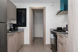 Fridge, microwave, oven, coffee/tea maker