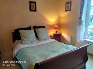 2 bedrooms, free WiFi, bed sheets - Intra Muros. 2 minutes from the beach. (Saint-Malo)