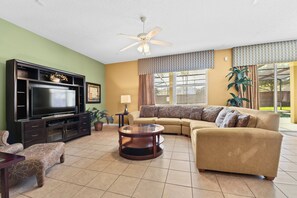 Fernseher, Tischtennisplatte